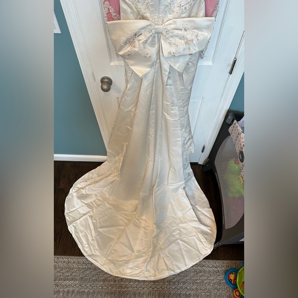Vintage Designer Wedding Dress - Picture 11 of 14